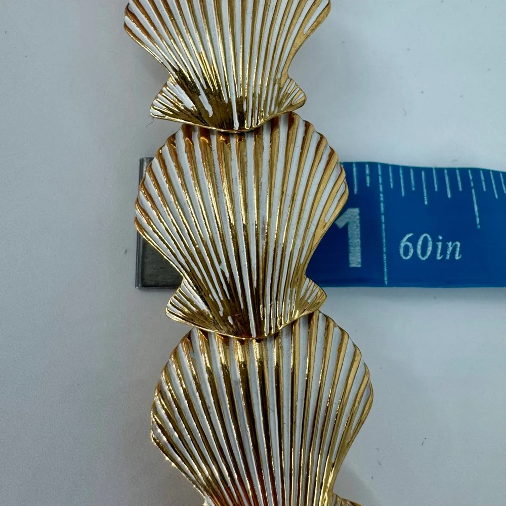 Kate Spade New York Gold & White Seashell Clam Bracelet One Size - Picture 6 of 6